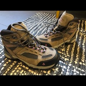 Vasque Women’s “Balance” Hiking Boot